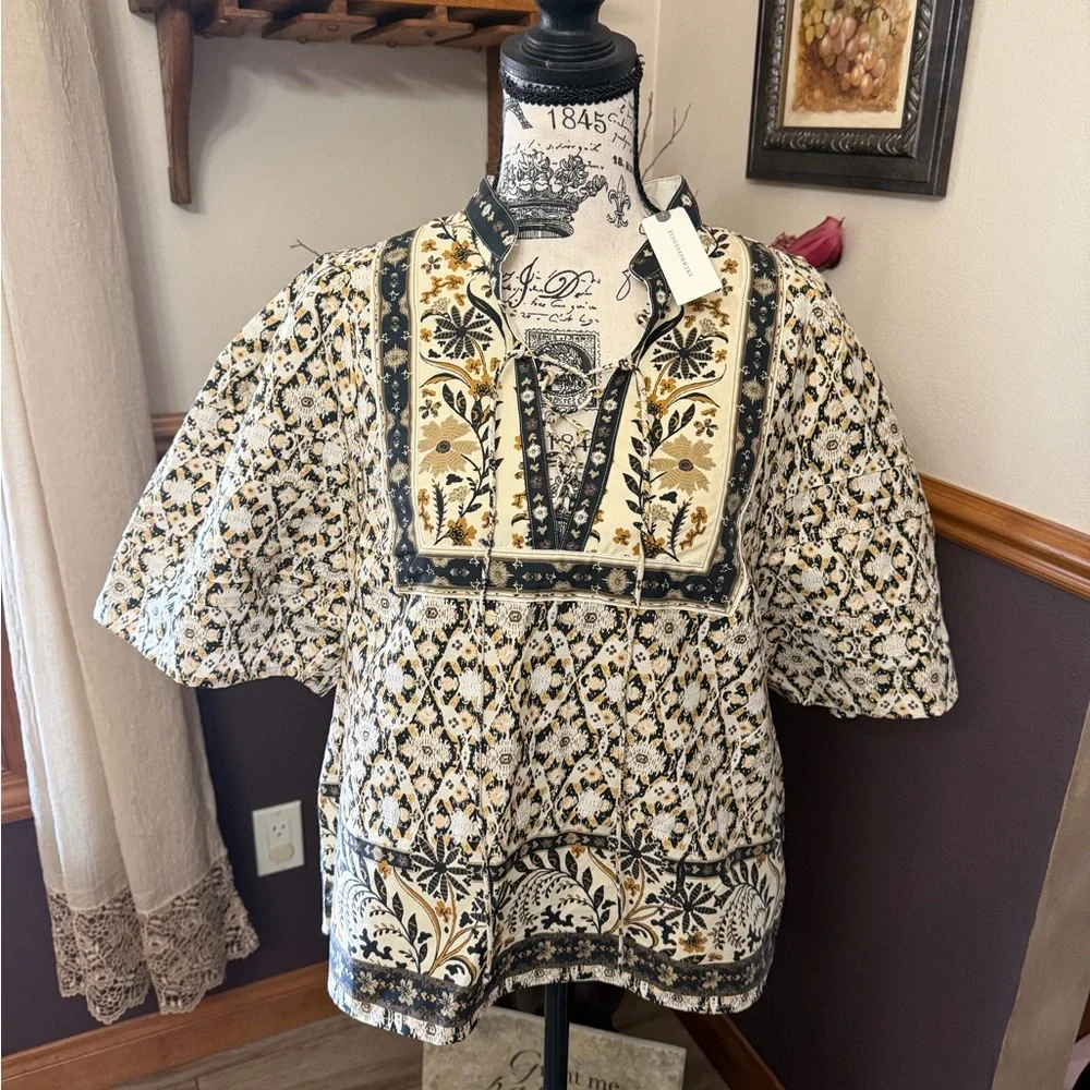 ✨NWT - By Anthropologie Black Motif Pleated Puff Sleeve Blouse✨ - Picture 2 of 12